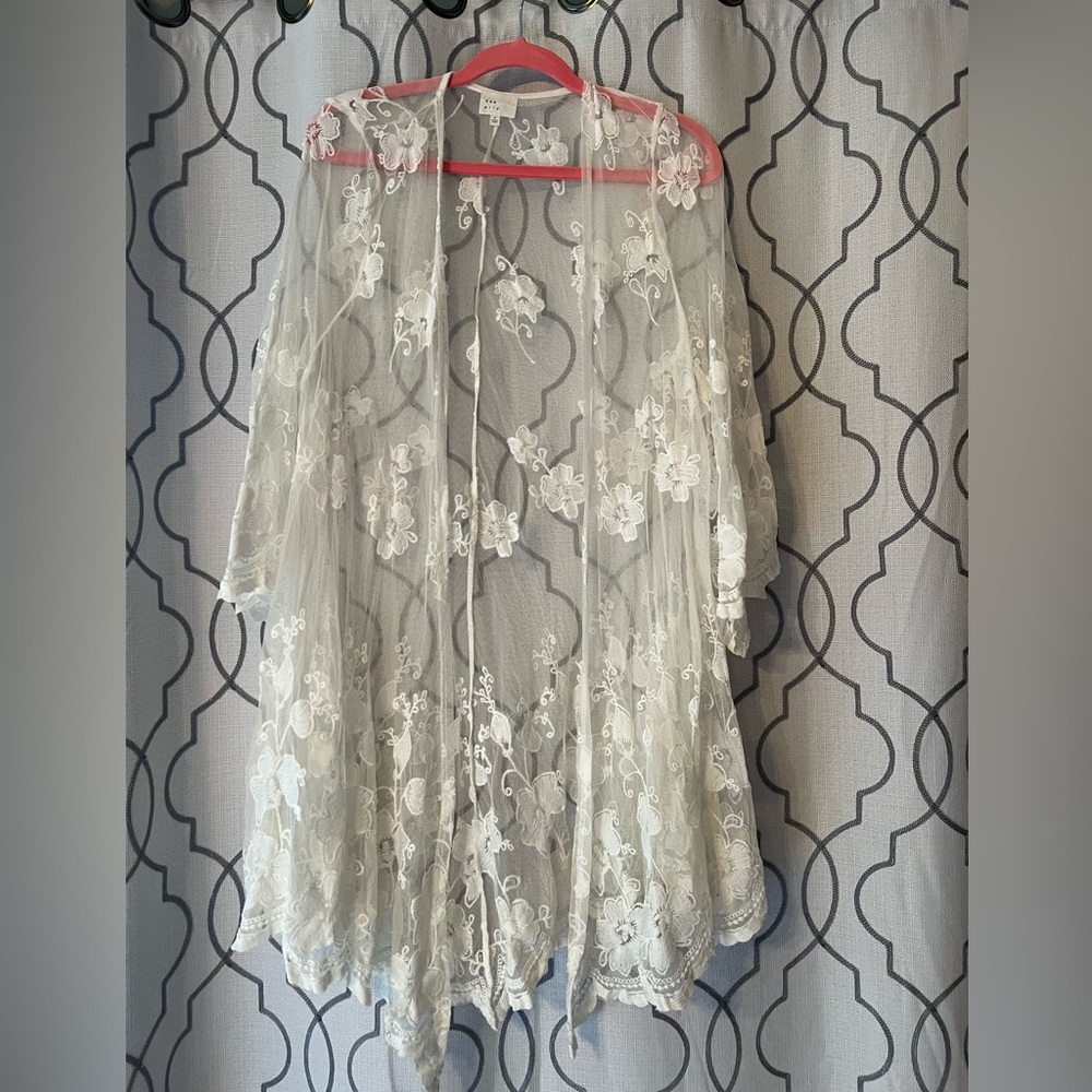 Dee Elly Mesh Kimono with Embroidered Floral Bell Sleeve